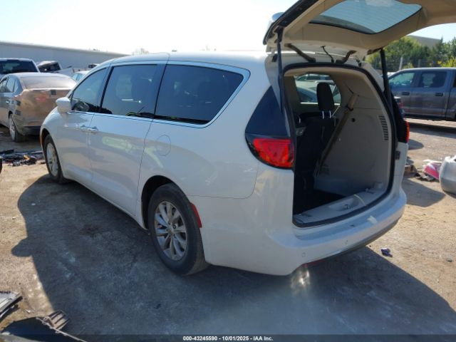 2018 CHRYSLER PACIFICA 2C4RC1FGXJR260597 Photo 2