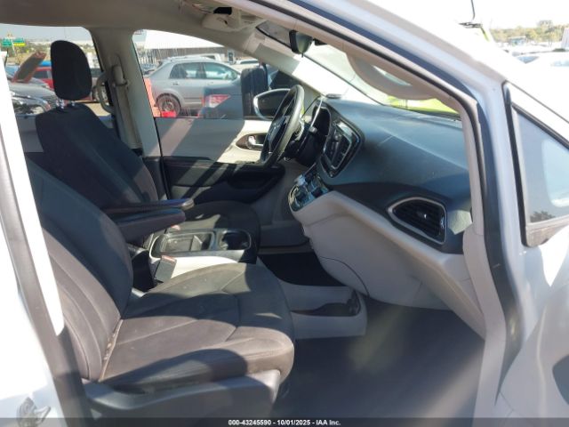 2018 CHRYSLER PACIFICA 2C4RC1FGXJR260597 Photo 4