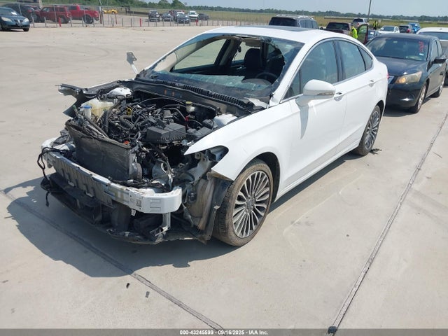 Ford 2017 2017 3FA6P0HD9HR221627 Image 2