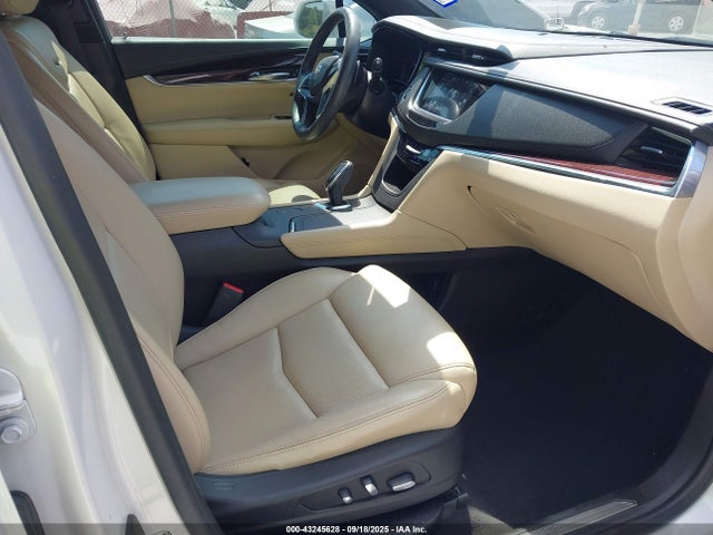 2018 CADILLAC XT5 1GYKNERS5JZ106138 Photo 4
