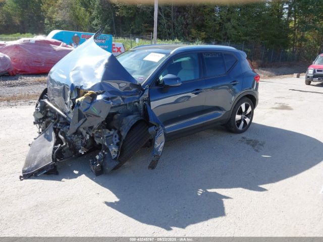 2021 VOLVO XC40 YV4162UK4M2457735 Photo 1