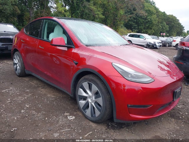 2024 TESLA MODEL Y 7SAYGAEE3RF032953 Photo 0