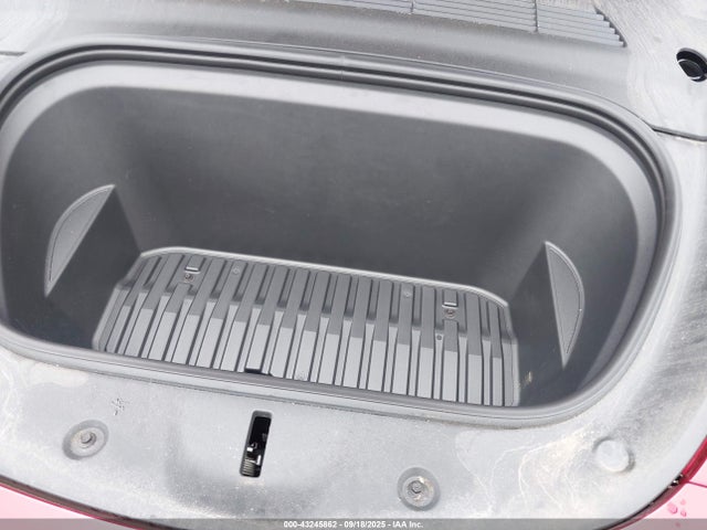 2024 TESLA MODEL Y 7SAYGAEE3RF032953 Photo 9