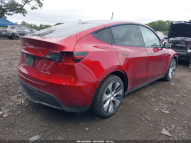 2024 TESLA MODEL Y 7SAYGAEE3RF032953 Photo 3
