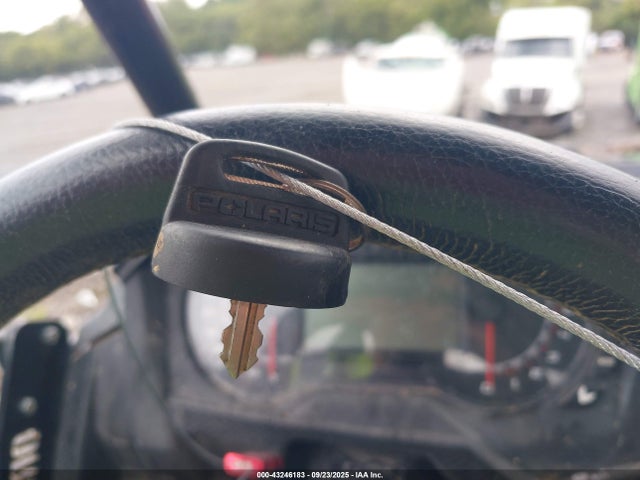 2019 POLARIS RZR 3NSVEL929KF588075 Photo 10