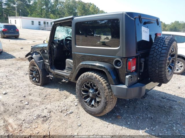 2018 JEEP WRANGLER JK 1C4AJWBG3JL910482 Photo 2