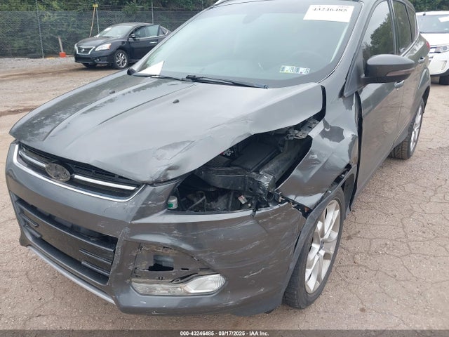1FMCU9J9XFUB27158 Ford Escape