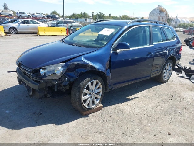 Volkswagen 2014 2014 3VWML7AJ1EM628417 Image 2