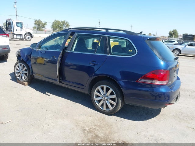 Volkswagen 2014 2014 3VWML7AJ1EM628417 Image 3