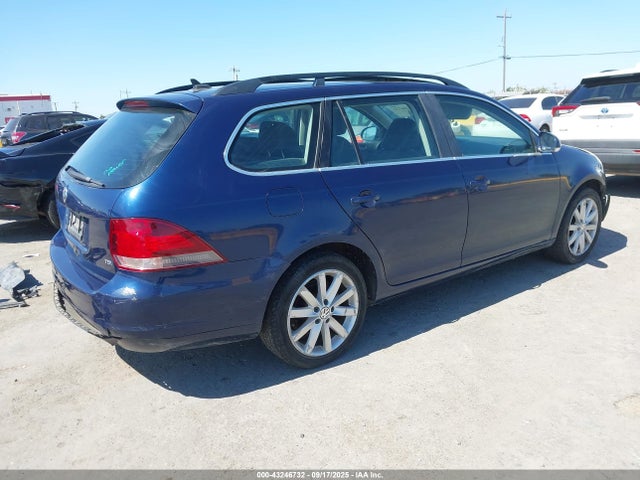 Volkswagen 2014 2014 3VWML7AJ1EM628417 Image 4