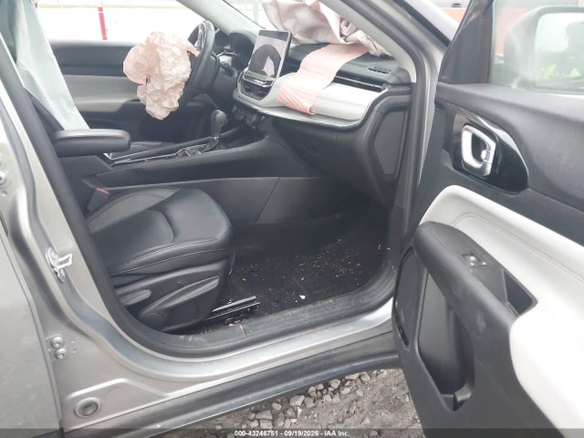 3C4NJDCB8NT167529 Jeep 2022