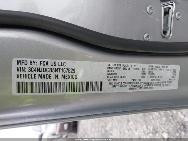 3C4NJDCB8NT167529 Jeep 2022