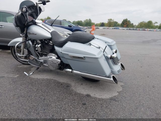 2023 HARLEY-DAVIDSON FLHX 1HD1KBC1XPB621189 Photo 2