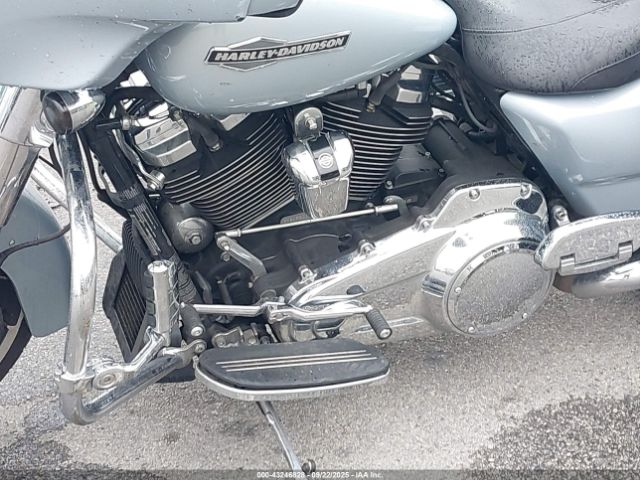 2023 HARLEY-DAVIDSON FLHX 1HD1KBC1XPB621189 Photo 8