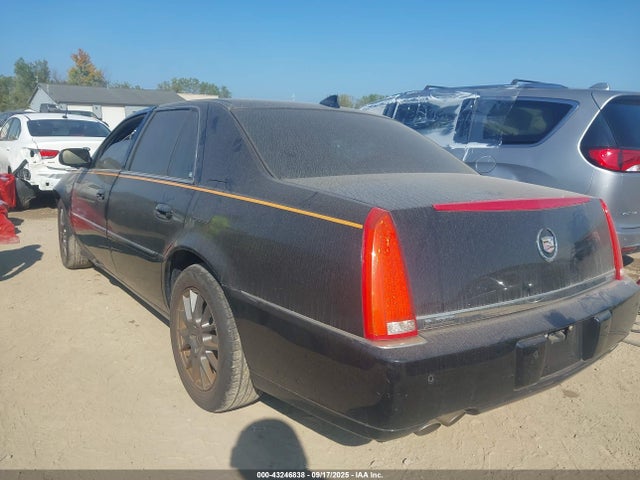2010 CADILLAC DTS 1G6KH5EY4AU136481 Photo 2
