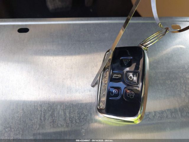 2017 JAGUAR XF SAJBD4BV8HCY43274 Photo 10