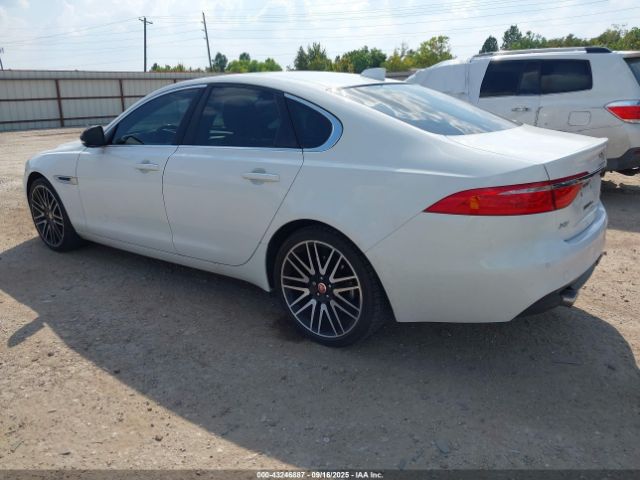 2017 JAGUAR XF SAJBD4BV8HCY43274 Photo 2