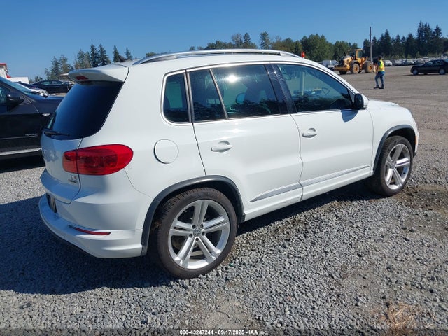 WVGBV7AX3GW608631 Volkswagen 2.0t