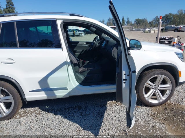 WVGBV7AX3GW608631 Volkswagen 2.0t