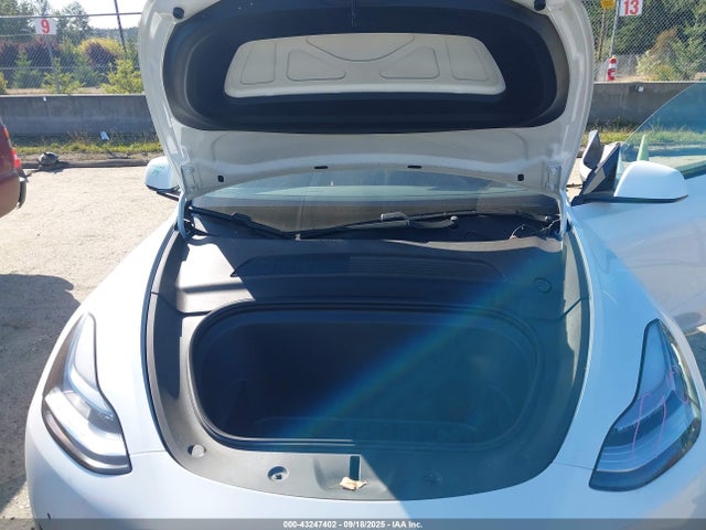 2021 TESLA MODEL Y 5YJYGDEEXMF078528 Photo 9