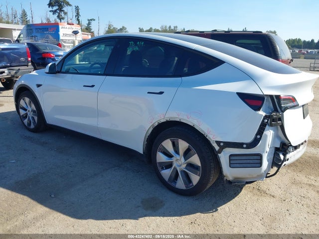 2021 TESLA MODEL Y 5YJYGDEEXMF078528 Photo 2