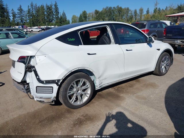 2021 TESLA MODEL Y 5YJYGDEEXMF078528 Photo 3