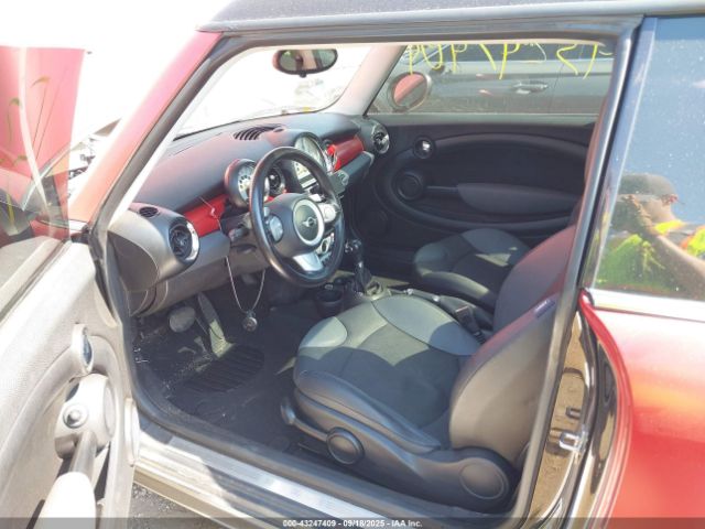 2009 MINI COOPER CLUBMAN WMWML33519TX34754 Photo 4