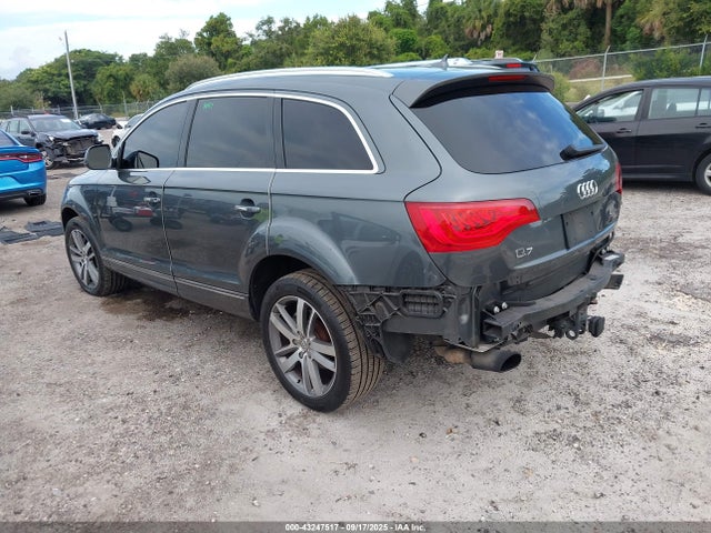 2015 AUDI Q7 WA1LGAFE9FD011947 Photo 2