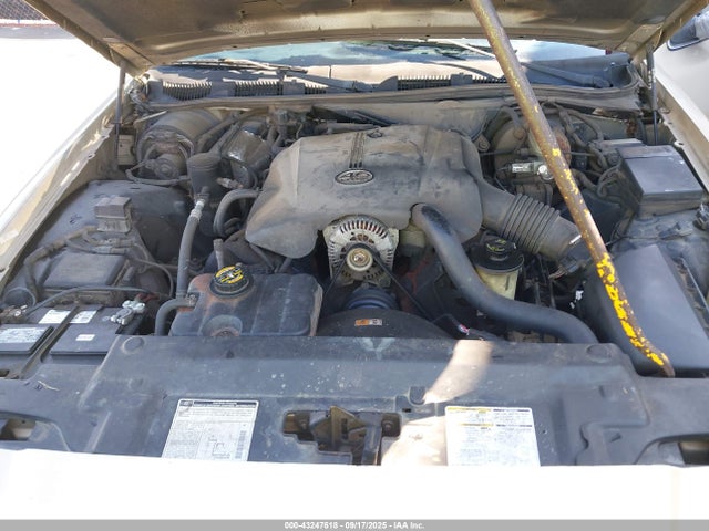 Aukcja sprzedaży 2000 Ford Crown Victoria, vin: 2FAFP73W3YX213686, numer aukcji: 43247618