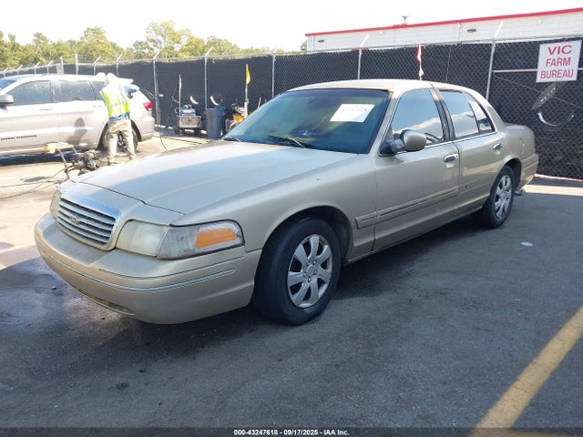 Aukcja sprzedaży 2000 Ford Crown Victoria, vin: 2FAFP73W3YX213686, numer aukcji: 43247618