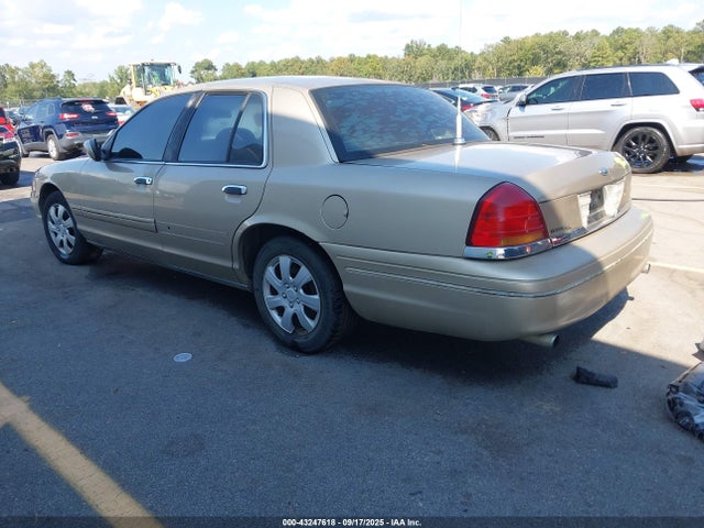 Aukcja sprzedaży 2000 Ford Crown Victoria, vin: 2FAFP73W3YX213686, numer aukcji: 43247618
