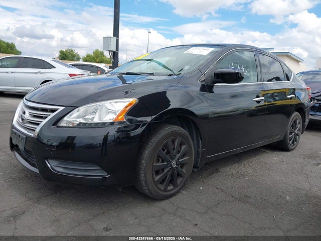 Nissan Sentra 2015 3N1AB7AP1FY304006 Image 2