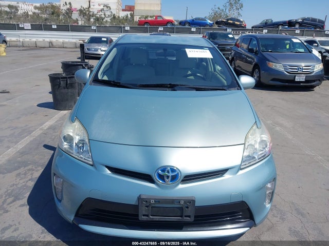 Toyota Prius Three 2014 JTDKN3DU8E1829487 Image 28