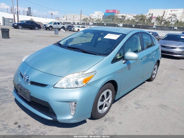Toyota Prius Three 2014 JTDKN3DU8E1829487 Image 18