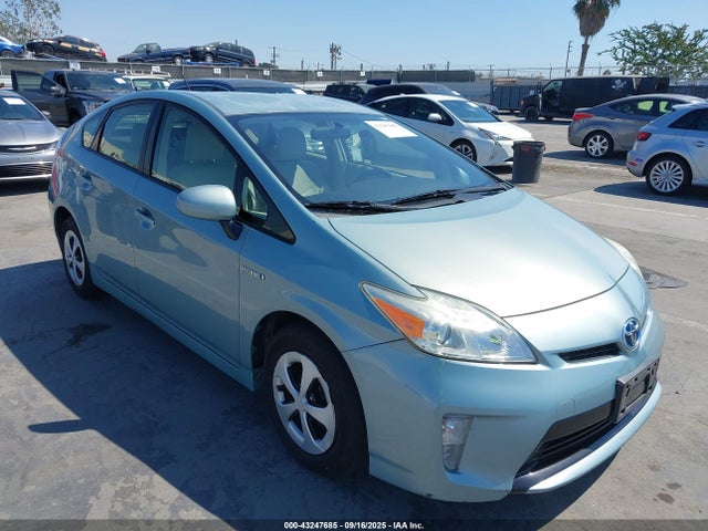 Toyota Prius Three 2014 JTDKN3DU8E1829487 Image 22