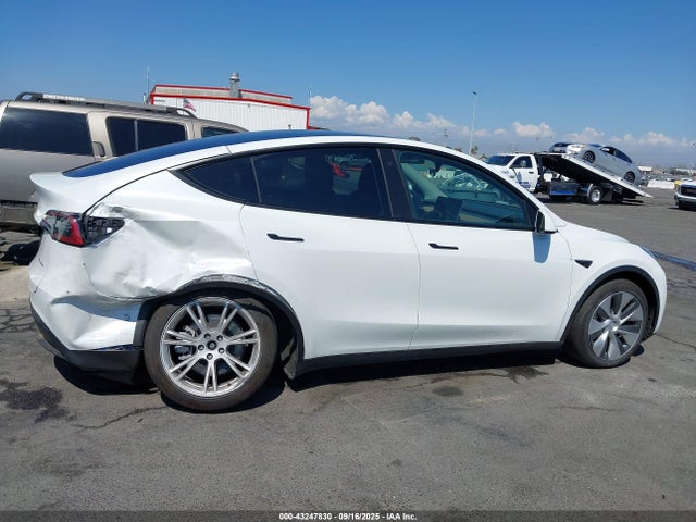 Продаж на аукціоні авто 2023 Tesla Model Y, vin: 7SAYGAEE5PF619913, номер лоту: 43247830