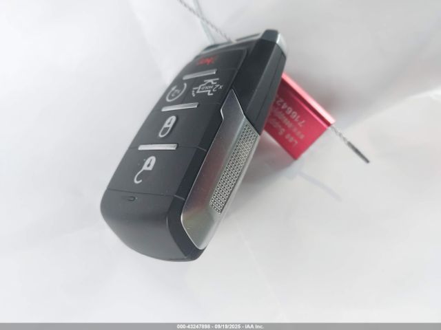 2025 RAM 1500 1C6SRFFP7SN528847 Photo 10