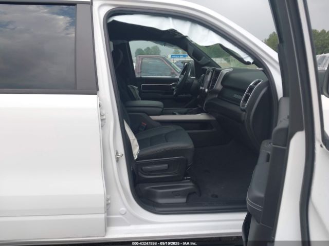 2025 RAM 1500 1C6SRFFP7SN528847 Photo 4