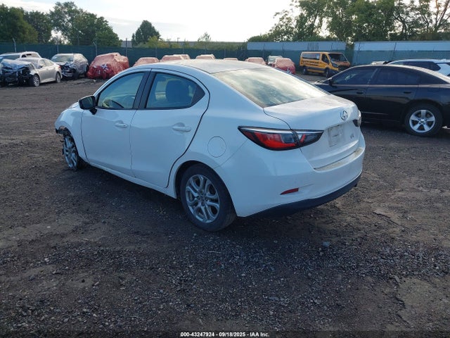 3MYDLBZV8GY100884 Scion p5v