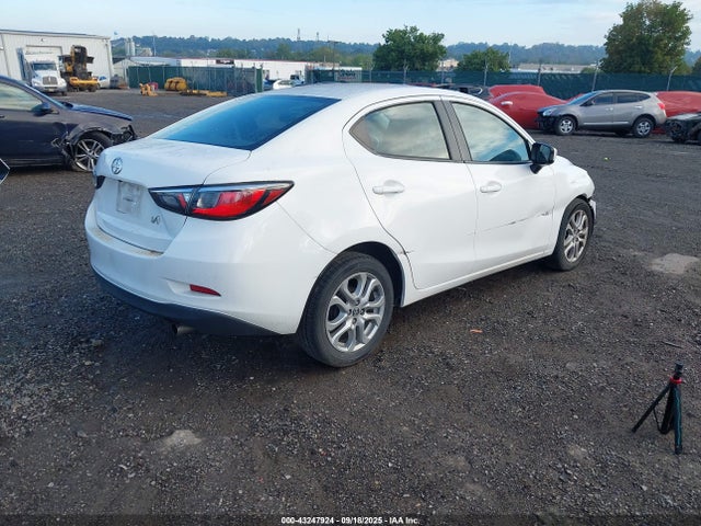 3MYDLBZV8GY100884 Scion p5v