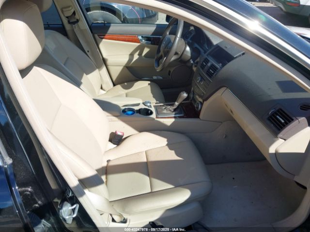 2011 MERCEDES-BENZ C 300 WDDGF8BB3BR157844 Photo 4