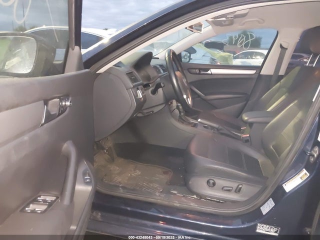 Volkswagen Passat 2014 1VWBT7A38EC104224 Image 5