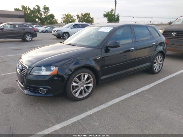 2012 AUDI A3 WAUBJAFM3CA045614 Photo 1