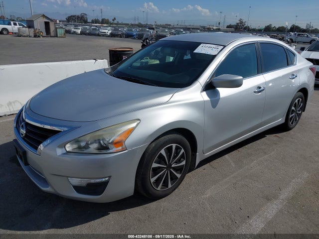 Nissan Altima 2015 1N4AL3AP5FC257659 Image 2