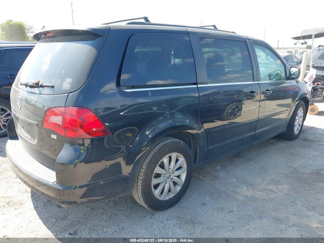 Volkswagen Routan 2014 2C4RVABG8ER134955 Image 4