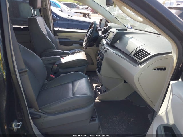 Volkswagen Routan 2014 2C4RVABG8ER134955 Image 5