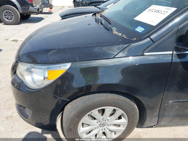 Volkswagen Routan 2014 2C4RVABG8ER134955 Image 6