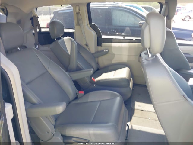 Volkswagen Routan 2014 2C4RVABG8ER134955 Image 8