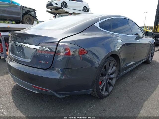 2015 TESLA MODEL S 5YJSA1H49FF083912 Photo 3