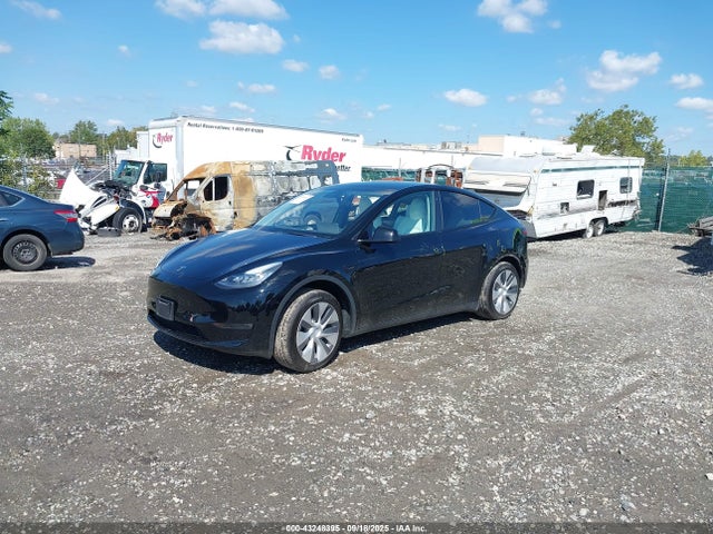 2021 TESLA MODEL Y 5YJYGDEE3MF228334 Photo 1